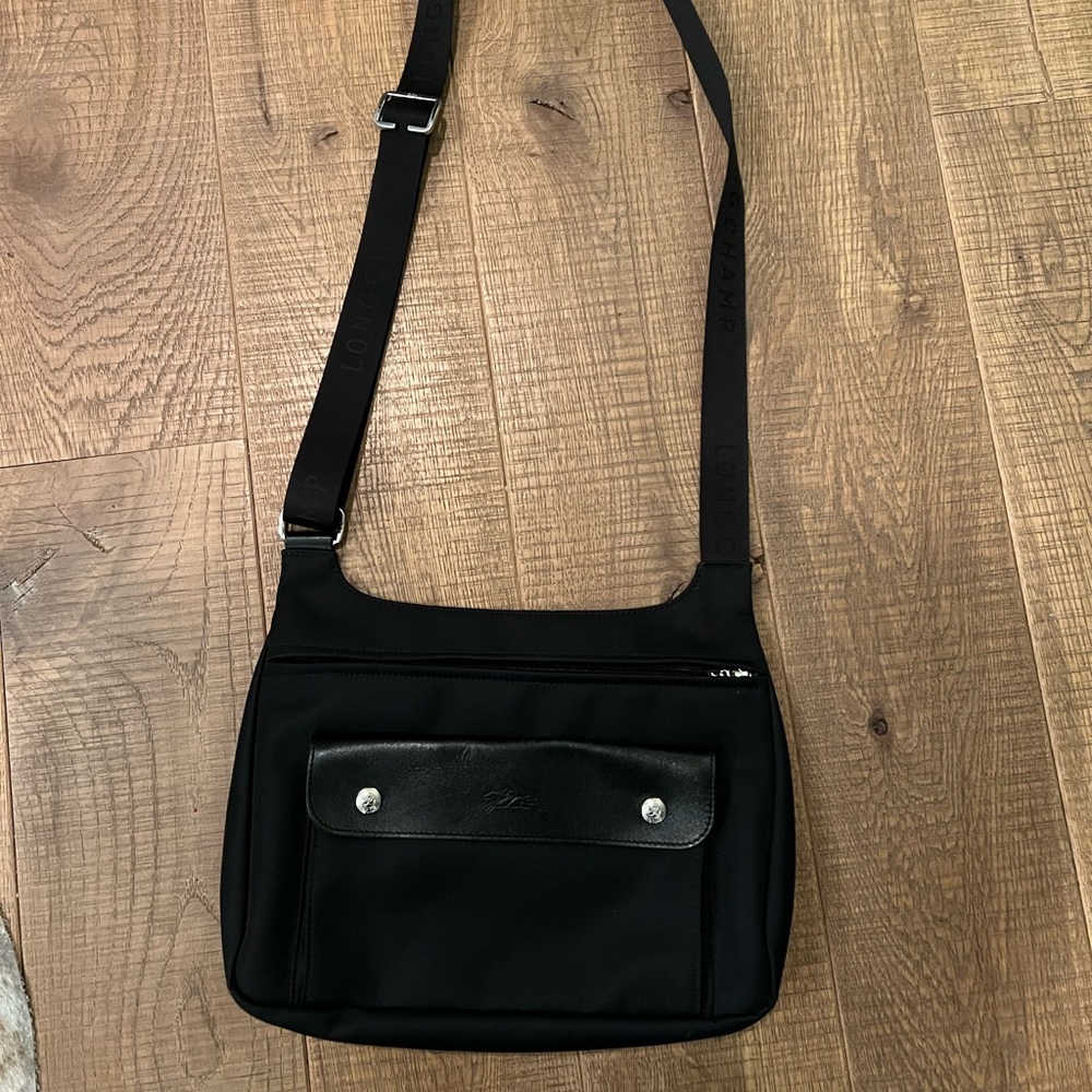 Longchamp le pliage nylon crossbody black EUC $65